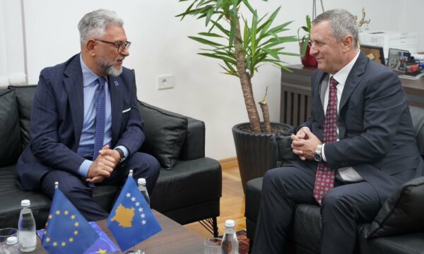 Shefi i EULEX-it zhvillon një takim lamtumirës me kryeprokurorin e Prokurorisë Speciale: Patëm bashkëpunim shumë pozitiv