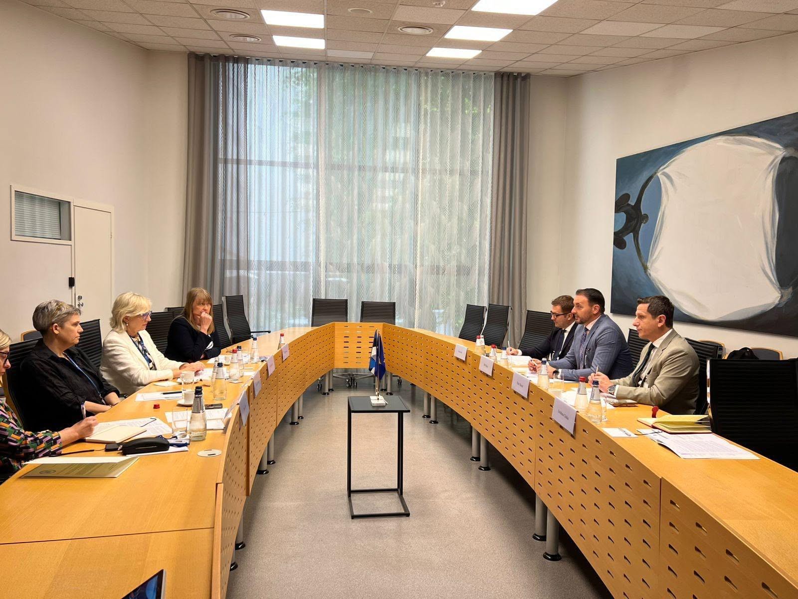 Mbahen Konsultimet Politike ndërmjet Kosovës dhe Estonisë në Tallinn