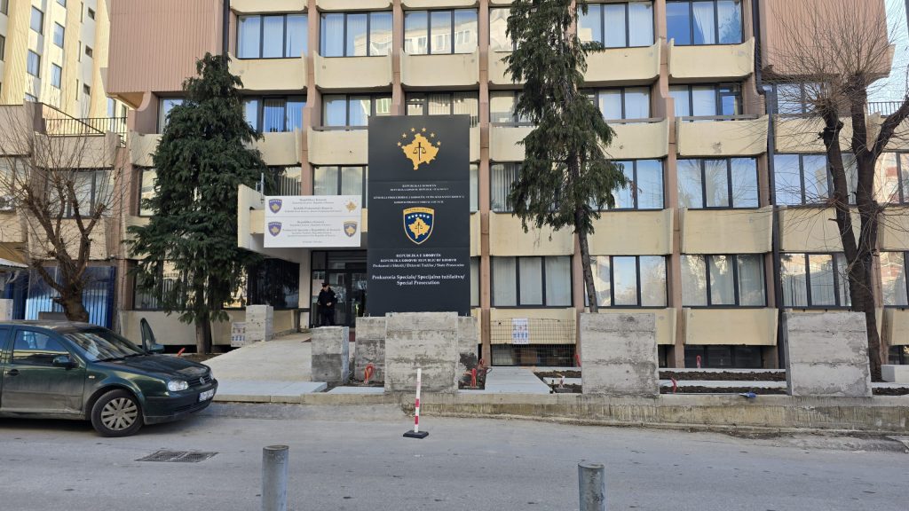 Aktakuzë ndaj pesë personave për krime lufte në Fushë Kosovë
