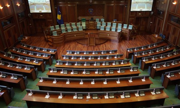 Këto janë 5 gratë më të votuara nga VV, PDK, LDK dhe AAK
