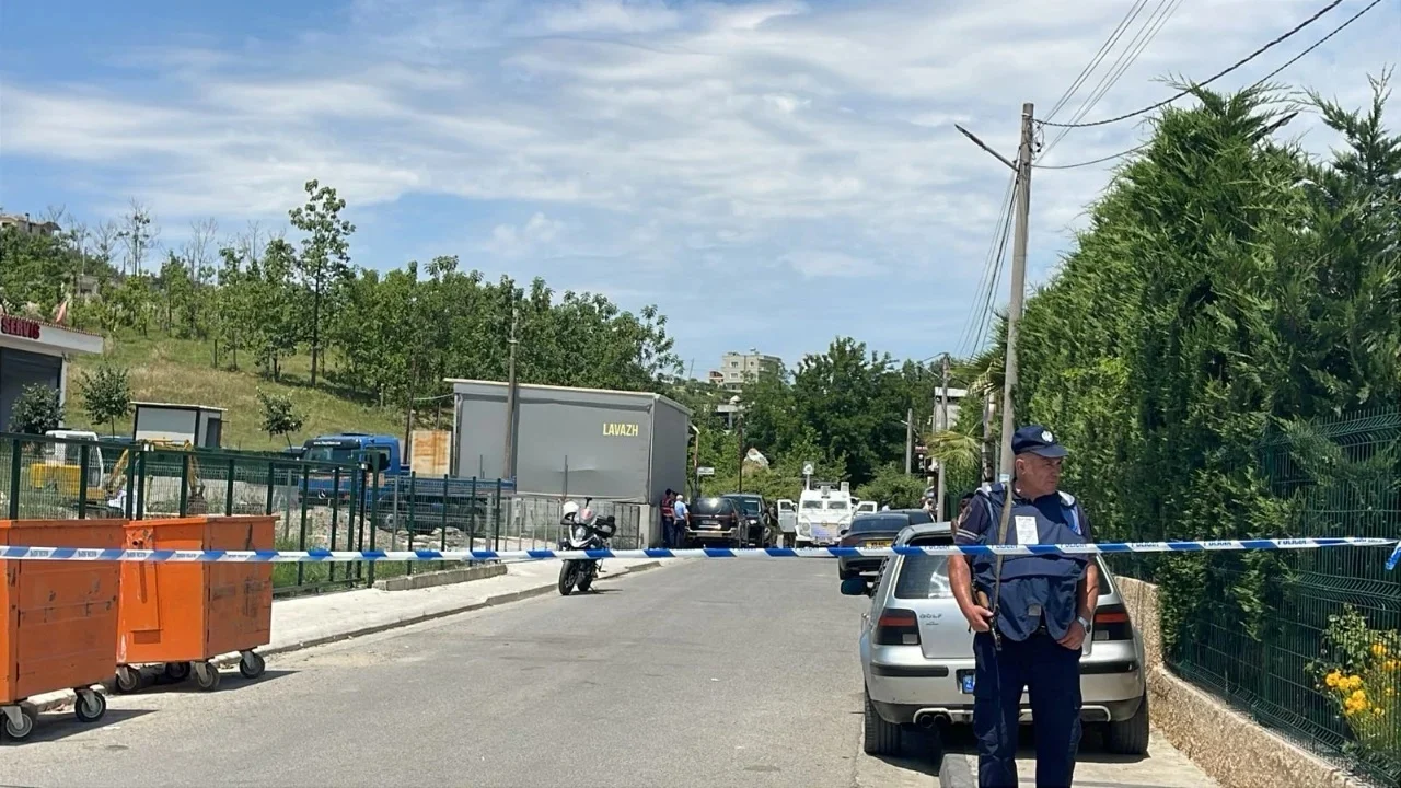 Vrasja e 27-vjeçarit në Paskuqan, i dyshuari tentoi të ekzekutonte edhe një person tjetër në vendngjarje