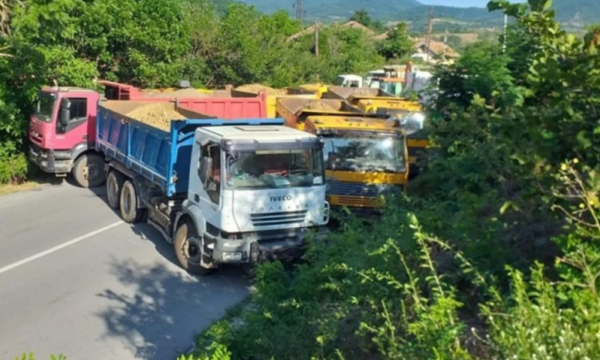 Të akuzuarit për barrikadat në veri, me dosje të trasha kriminale