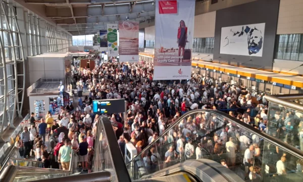 Aeroporti i Prishtinës: Rreth 16 mijë hyrje gjatë fundjavës së zgjedhjeve