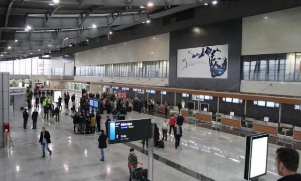 Sinjali: Ky është udhëtari që humbi jetën pasi zbriti në Aeroportin e Prishtinës, po kthehej nga Zvicra drejt vendlindjes