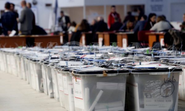 Mbesin edhe 14 kuti votimi për t’u numëruar, këto janë rezultatet aktuale të partive