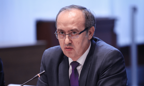 Hoti kërkon reagim qytetarë ndaj qeverisë për gazin amerikan: Kosova nuk guxon të largohet nga rruga që e ka sjellë deri këtu