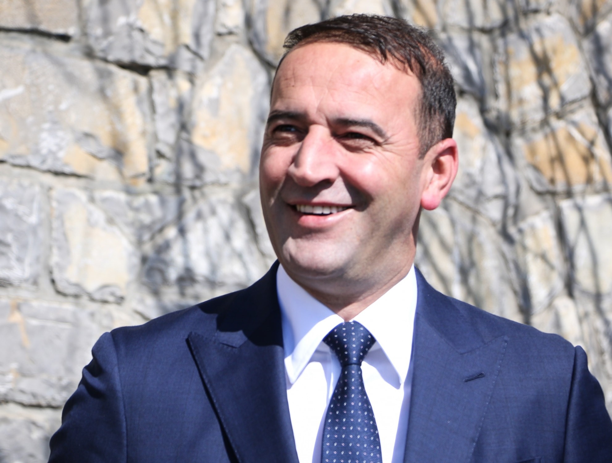 Vendimi i parë i Daut Haradinajt: E liroj për kolegët mandatin e deputetit
