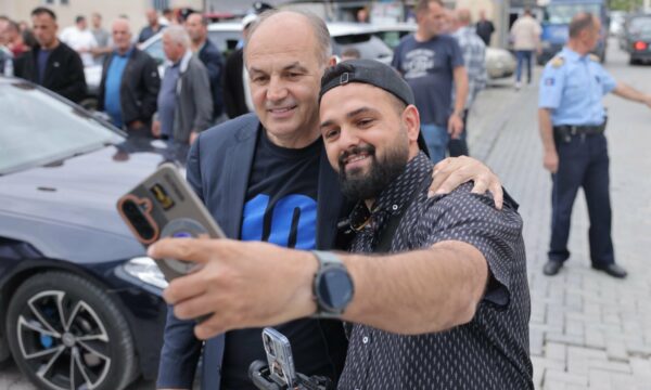 Enver Hoxhaj: Takimet në Dragash, Prizren, Rahovec, Peqan e Studençan dëshmojnë shpirtin e një populli që kërkon ndryshimin