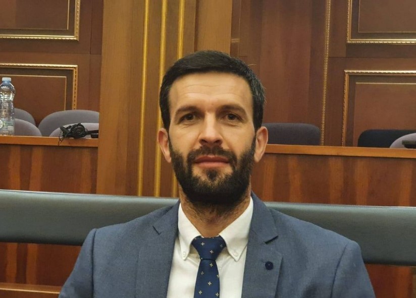 Eman Rrahmani: Disa figura publike kanë ndikuar në ngritjen politike të Albin Kurtit dhe Vetëvendosjes