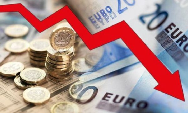 Euro prek një tjetër minimum historik