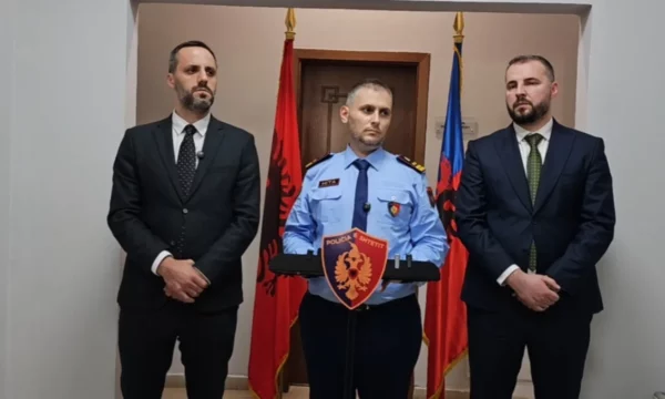 Vrasja e policit në Shqipëri, del në konferencë drejtori i policisë: Ishin 40 forca në vendngjarje, kam urdhëruar hetime për operacionin