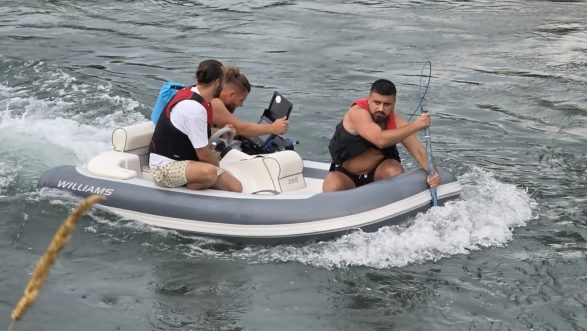 Vullnetarë të shumtë po ndihmojnë në kërkimin e 5 vjeçarit shqiptar në lumin Reuss në Zvicër