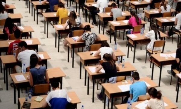 Për Maturën Shtetërore deri tash kanë aplikuar 8 mijë maturantë