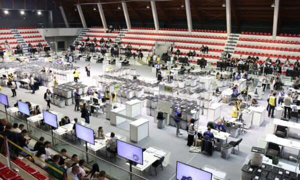 Numërimi arrin në 99.40%, kanë mbetur edhe 15 kuti për t’u numëruar