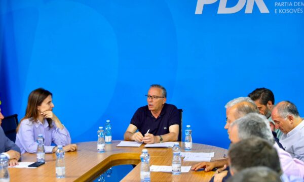 Kryesia e PDK-së diskuton rezultatin zgjedhor: Pjesëmarrja e ulët në votime tregon lodhjen e qytetarëve nga krizat