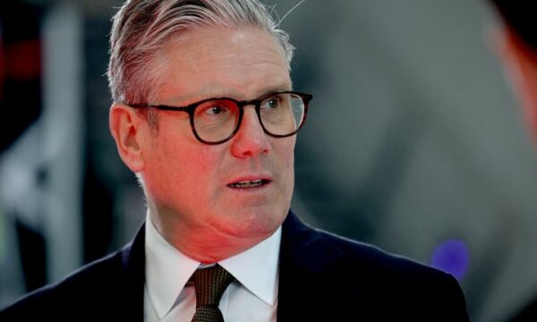 Starmer reflekton mbi “realitetet politike” mes raportimeve për dorëheqje