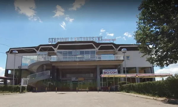 Alarmi i rremë për mjet shpërthyes në Prishtinë, Policia po e heton rastin