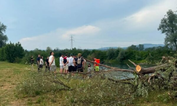 Raportohet se është gjetur trupi i pajetë i vogëlushit shqiptar të zhdukur në lumin Reuss në Zvicër