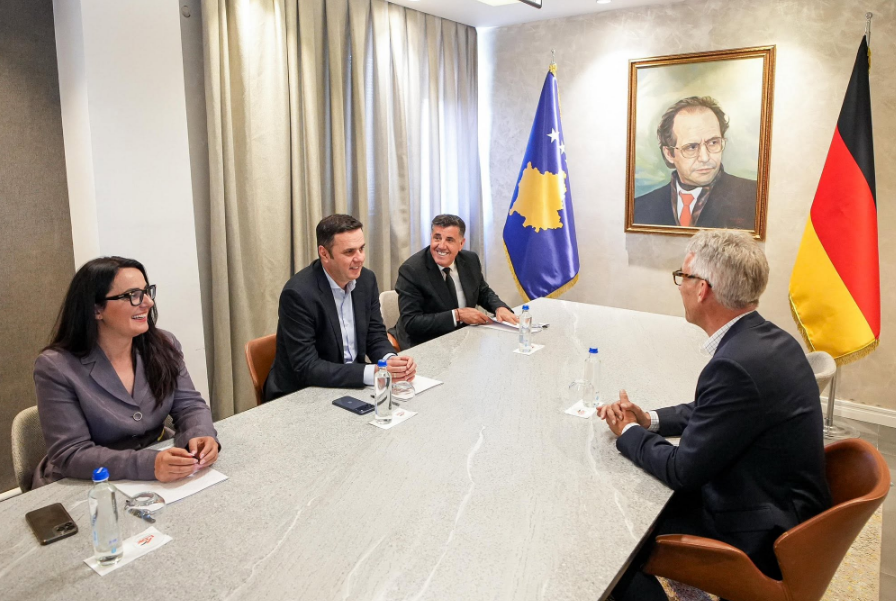 Abdixhiku pret ambasadorin gjerman: Vendi ka nevojë për stabilitet politik dhe institucional