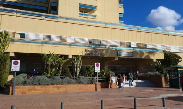 Dramë në një hotel në Spanjë, mbi 60 turistë përfundojnë në spital pas helmimit me gaz