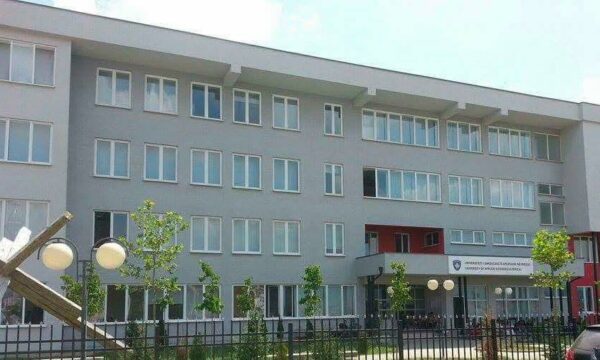 Komuna e Ferizajt thotë se Ministria e Arsimit s’e përfshiu në planifikim buxhetori Universitetin e Ferizajt