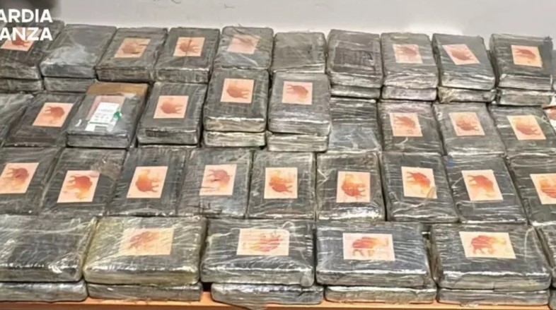 Goditet rrjeti i kokainës në Itali, sekuestrohen 111 kilogramë drogë – në pranga edhe një shqiptar