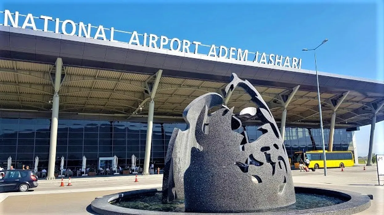 Gjatë kontrollit në Aeroportin e Prishtinës, një gruaje i gjenden fishekë në valixhe