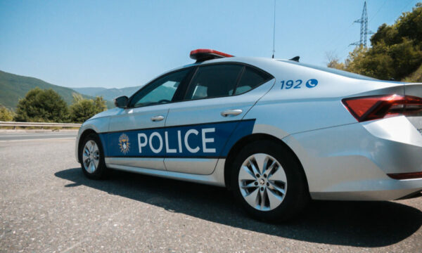 Mbi 2200 gjoba trafiku për 24 orë, policia njofton për dhjetëra aksidente e disa të arrestuar