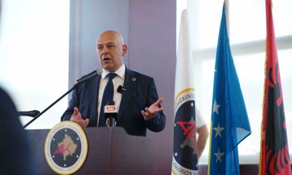 Ardian Gjini: Ritmi aktual po na lë prapa rajonit, Kosova ka nevojë për reformim radikal të ekonomisë
