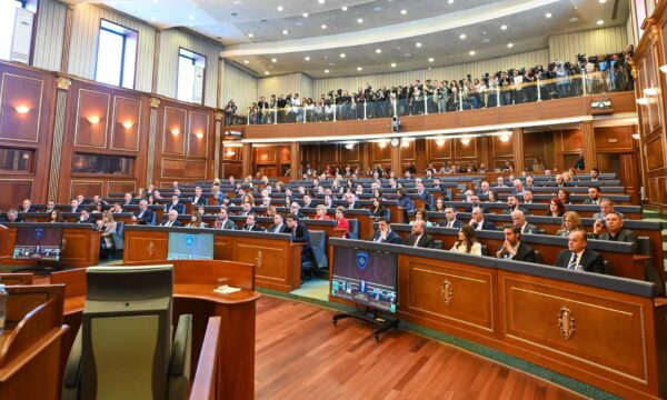 Bytyçi: PDK s’ka interes për koalicion me VV’në, për LDK’në hyrja në Qeveri është më atraktive