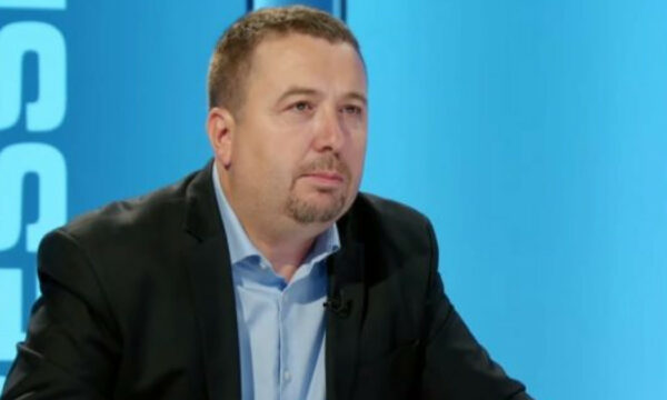 Latifi për Kuvendin e LDK’së: Pala që humbet betejën duhet të përballet me pyetjen nëse ka vend në parti