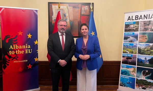Bajrami e takon ambasadoren e Shqipërisë në Bruksel: E përgëzova për progresin e fuqishëm në negociatat për anëtarësim në BE