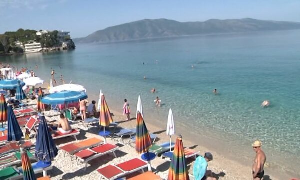 U dërgua në gjendje të rëndë në spital pas zhytjes, vdes turistja 30-vjeçare në Vlorë
