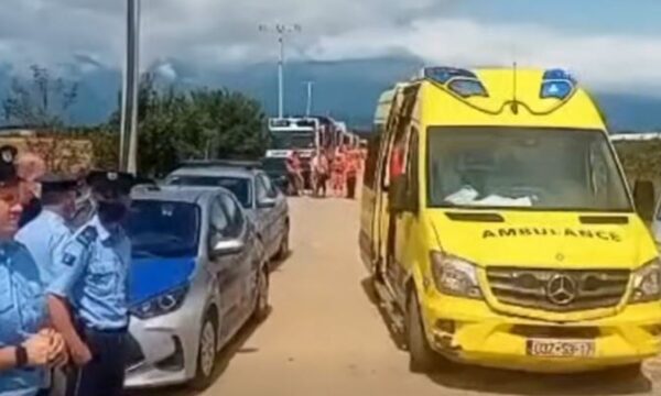 Raportohen tensione në Sferkë të Pejës, protestuesit dhe Policia në vendngjarje
