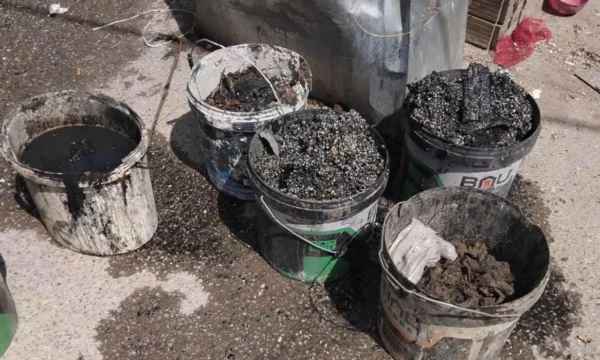 “Kanalizimi s’është kosh mbeturinash”, KRU “Mitrovica” paralajmëron qytetarët