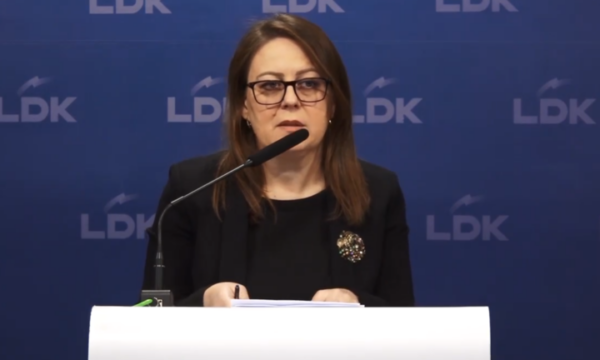 Hykmete Bajrami para mbajtjes së Kuvendit të partisë: LDK-ja duhet të ndryshojë që të ringritet, të enjten duhet guxim