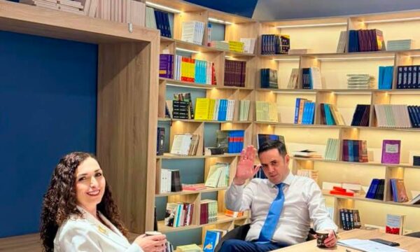 Triumfi i Abdixhikut në LDK, vjen reagimi i Vjosa Osmanit: Disa fitore bëhen frymëzim