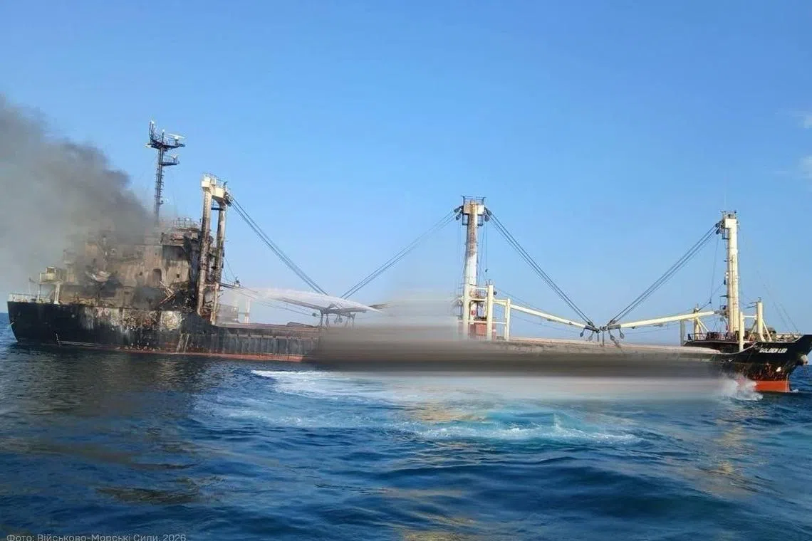 Rusia godet me raketa anijen turke me grurë në Detin e Zi, 5 marinarë të vrarë