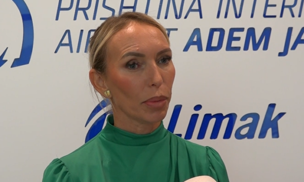 Gara: Kriza europiane uli numrin e udhëtarëve në aeroport, çmimet e biletave i përcakton tregu