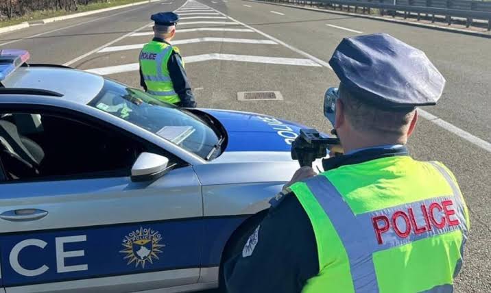 I riu ‘fluturon’ me ‘Audi’ në Leposaviq, ndëshkohet me 300 euro