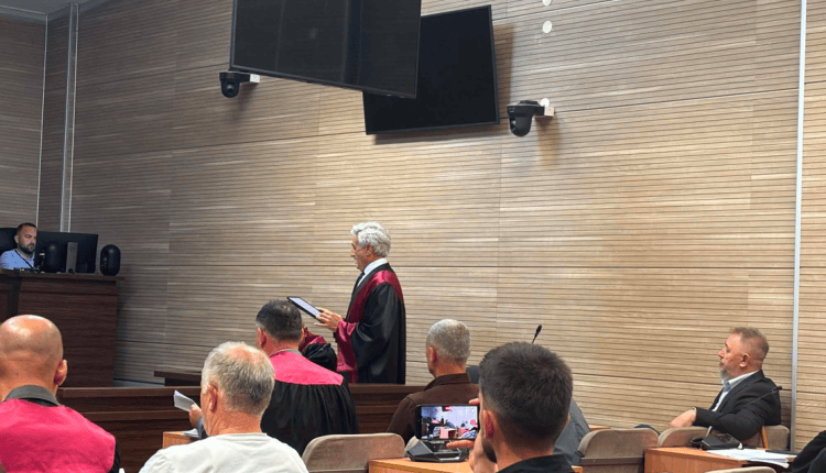 Arianit Koci: Prokuroria nuk ka provuar asnjë veprim konkret të Rrustem Rukollit në rastin “Drenica 1”
