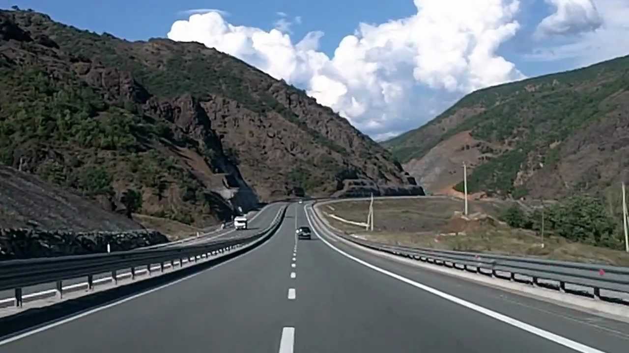 Vetura me targa të Kosovës godet biçiklistin 66-vjeçar në Shqipëri