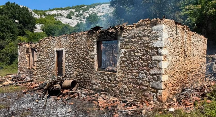 Thellohet tragjedia nga djegia e shtëpisë në Shkodër, humbin jetën nëna me dy fëmijët e mitur