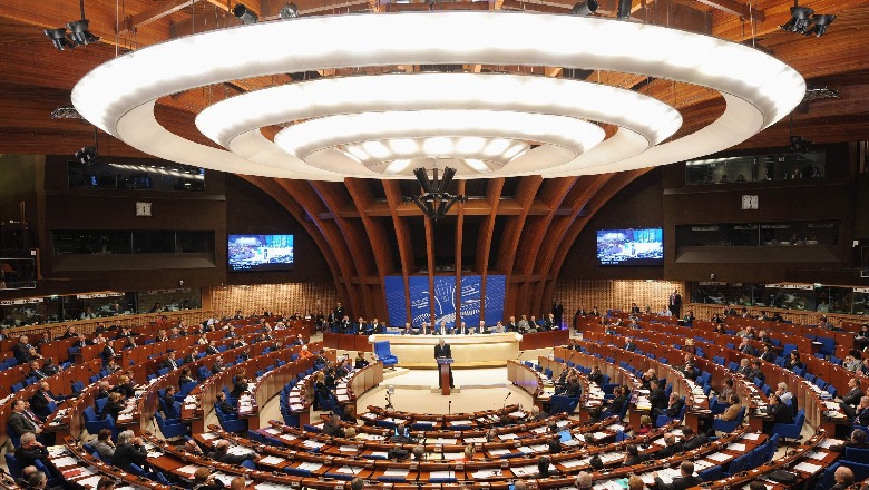 Zotimi francez “që Kosova të bëhet sa më shpejt anëtare e KiE”, Ambasada e Gjermanisë: Të zbatohen obligimet dhe të sigurohet mbështetja
