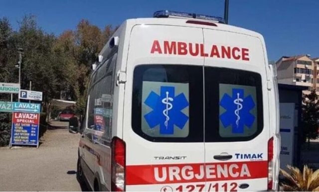 U rrëzua nga biçikleta, humb jetën i moshuari në Elbasan