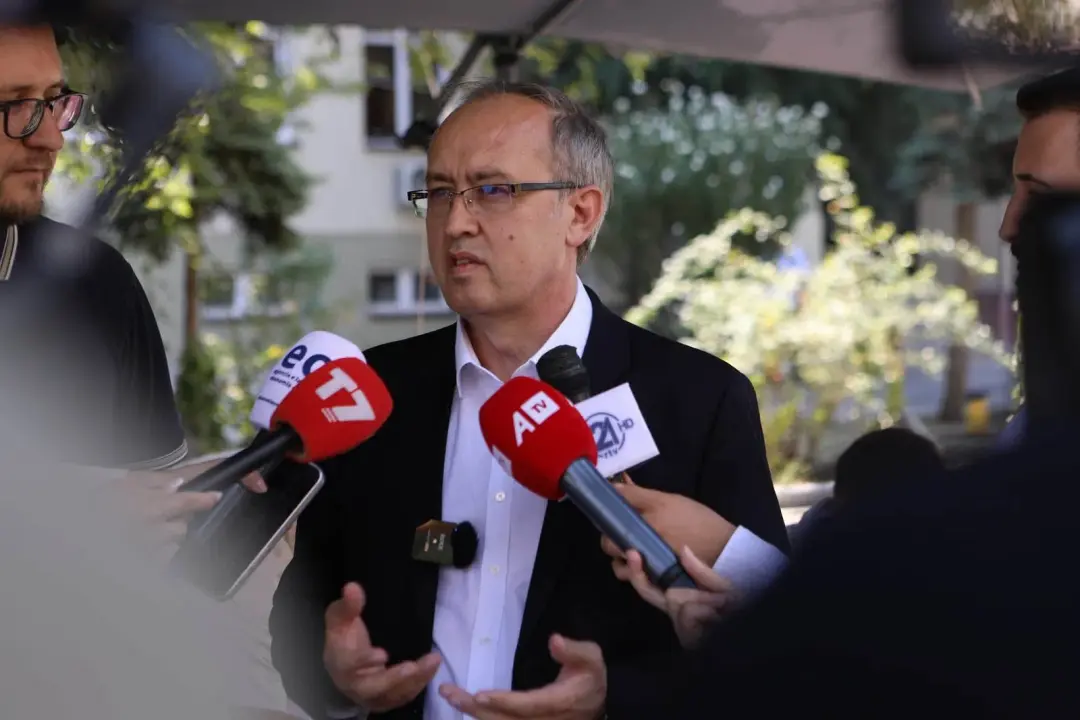 Hoti: Shkaktari është Kurti dhe të gjithë ata që e pasojnë, po e katandisin rendin kushtetues në kaos
