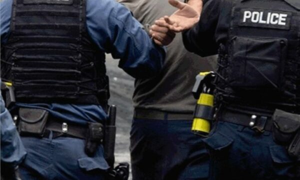 Prokuroria e policia mbrëmë zhvilluan aksion në Deçan, pesë persona u arrestuan për bixhoz të paligjshëm