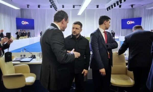 Kurti së paku dy herë e takoi Zelenskyn, një herë i çoi letër, kishte pritje edhe për njohje e raporte diplomatike