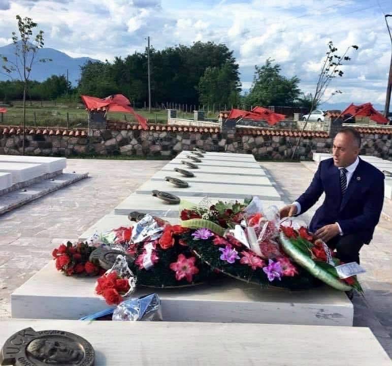 Ramush Haradinaj përkujton Skender Çekun në 28-vjetorin e vdekjes