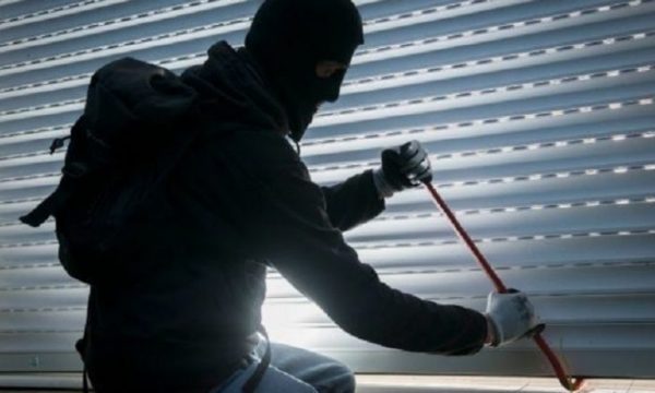 Shtëpia e mërgimtarëve cak i hajnit, kapet në flagrancë në Prishtinë